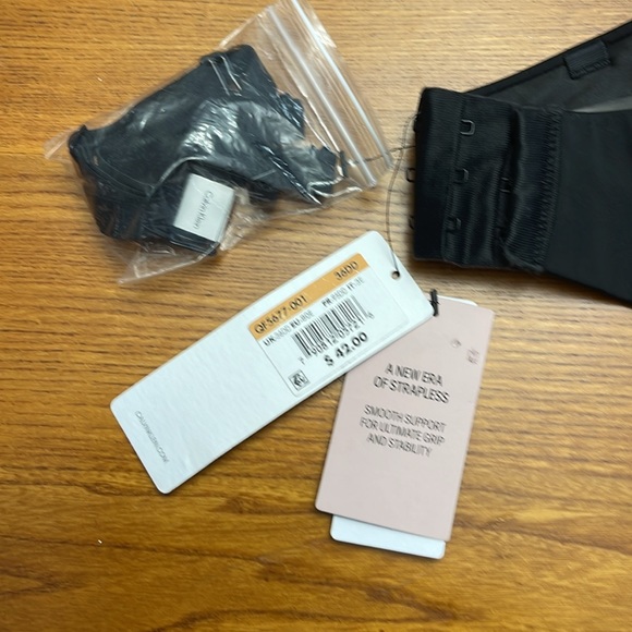 Nwt Calvin Klein convertible bra - Picture 3 of 4